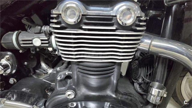 Triumph Thunderbird 1600 – Vista 8