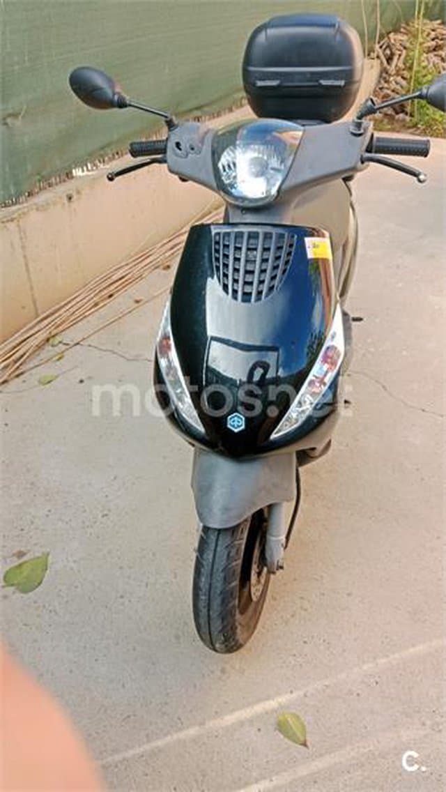 Piaggio ZIP 50 2T – Vista 2