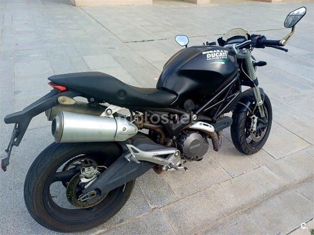 Ducati Monster 696 – Vista 2