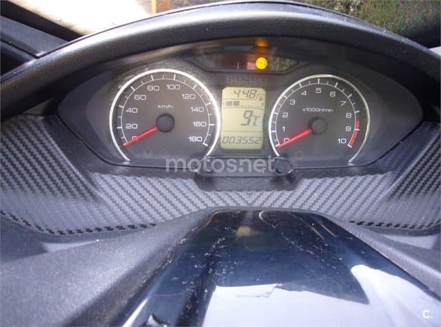 Suzuki BURGMAN 400 – Vista 3