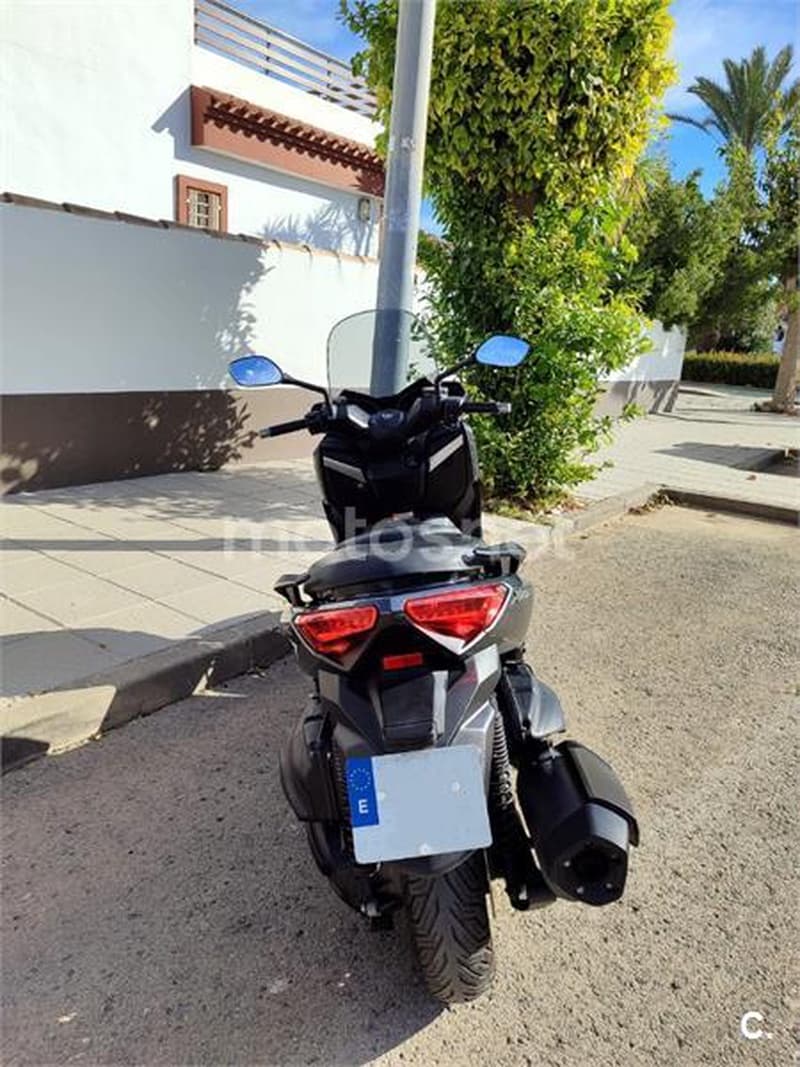 Yamaha XMAX 400 – Vista 5