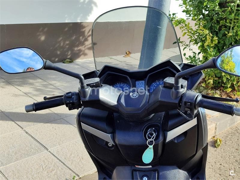 Yamaha XMAX 400 – Vista 6