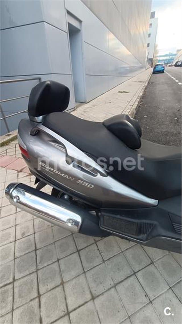 Suzuki BURGMAN 650 Executive 3250 € 2007 Madrid - 6