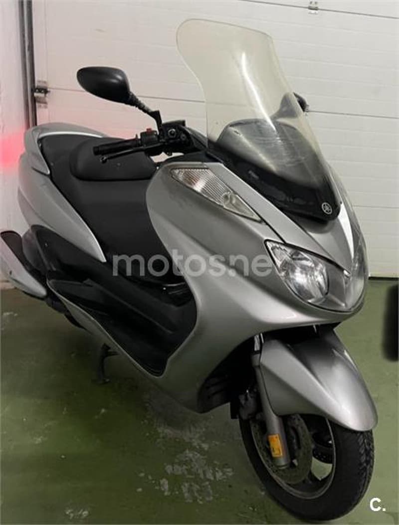 Yamaha YP Majesty 400 – Vista 1