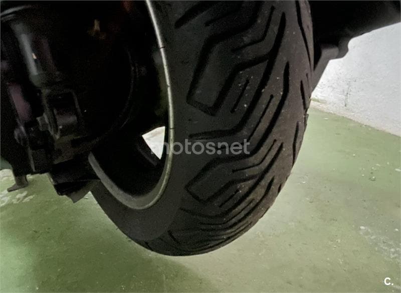 Yamaha YP Majesty 400 – Vista 3