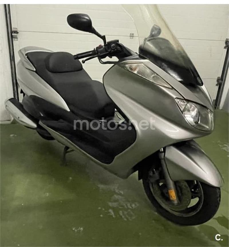 Yamaha YP Majesty 400 – Vista 10