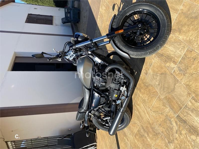 Moto Guzzi V9 5700 € 2017 Sevilla - 8