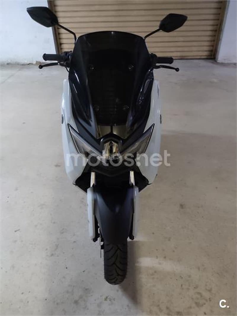 Yamaha NMAX – Vista 4