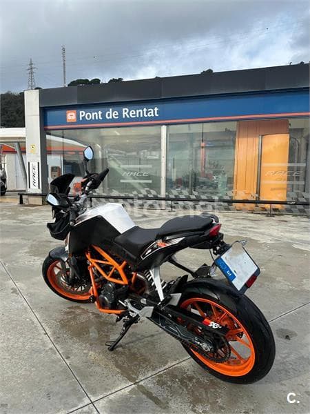 KTM 390 Duke 2700 € 2014 Barcelona - 2