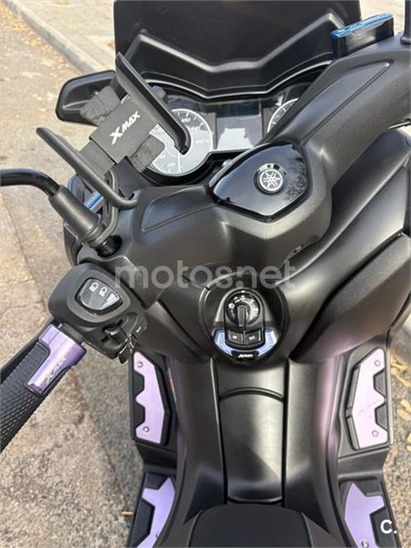 Yamaha XMAX 300 – Vista 12