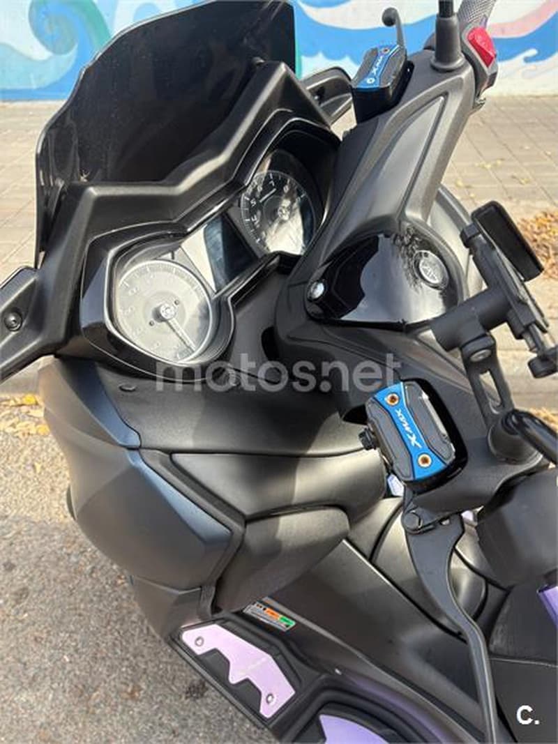 Yamaha XMAX 300 – Vista 15