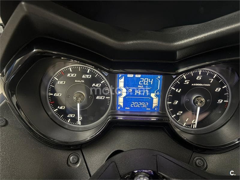 Yamaha XMAX 300 – Vista 3
