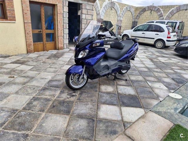 Suzuki BURGMAN 650 Edición Especial – Vista 3