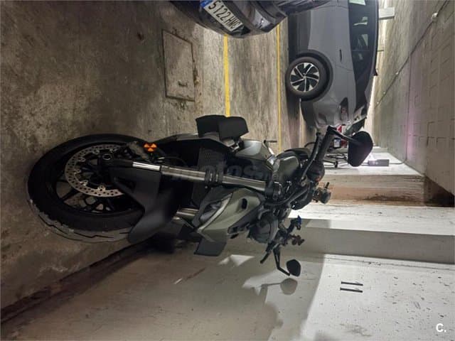 Ducati Streetfighter V2 – Vista 2