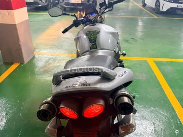 Suzuki GSR 600 – Vista 3