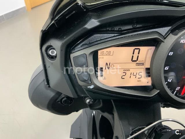 Triumph Street Triple 765 7899 € 2022 Zaragoza - 6