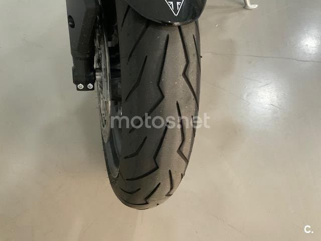 Triumph Street Triple 765 7899 € 2022 Zaragoza - 8
