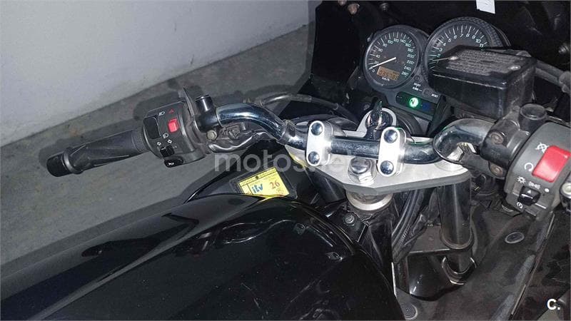 Yamaha FZS 600 Fazer – Vista 3