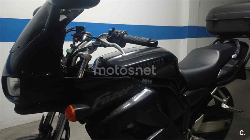 Yamaha FZS 600 Fazer – Vista 7