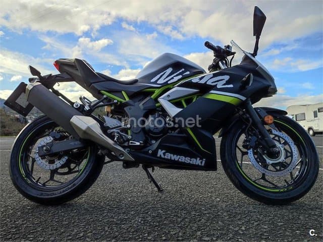 Kawasaki Ninja 125 – Vista 3