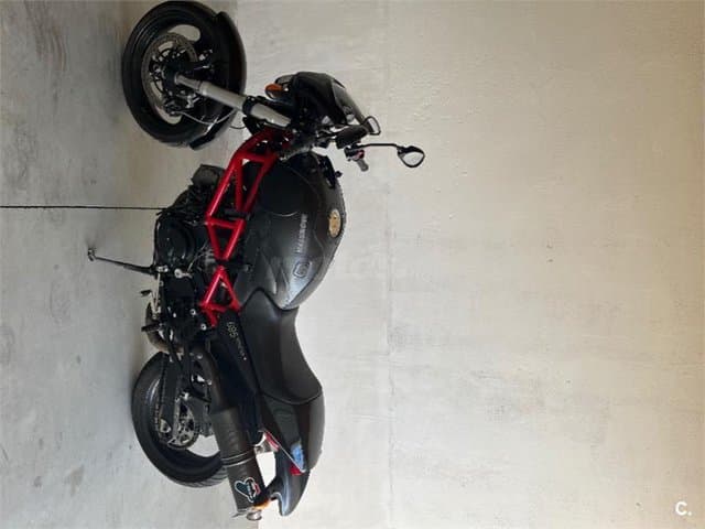 Ducati MONSTER 695 – Vista 2