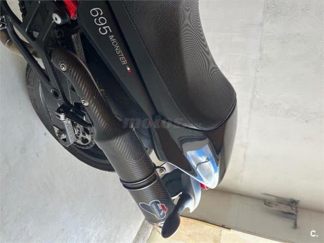 Ducati MONSTER 695 – Vista 4