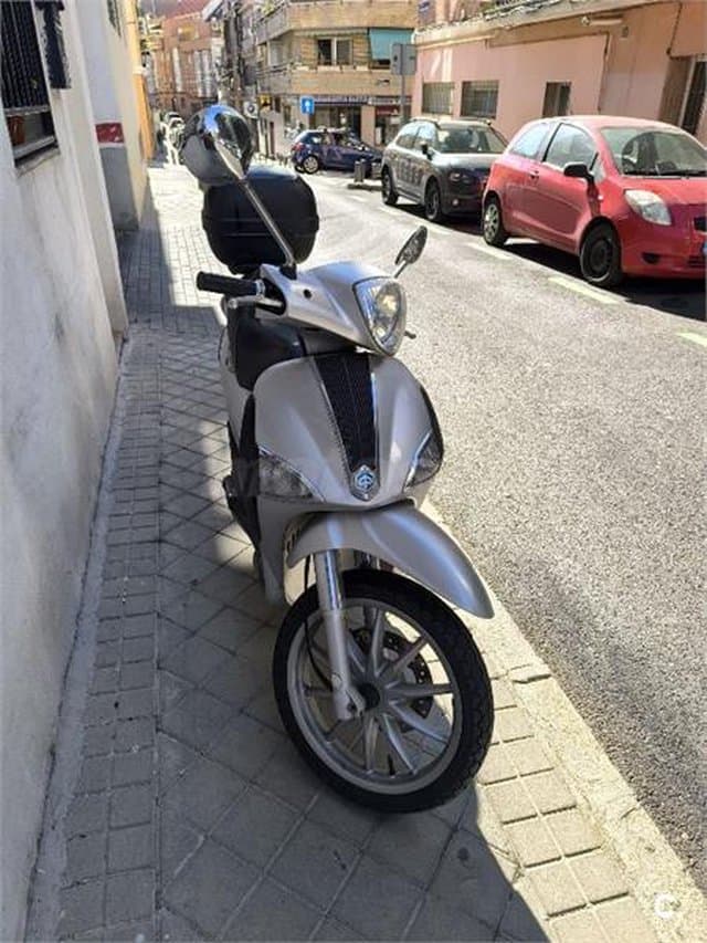 Piaggio Beverly 125 – Vista 1