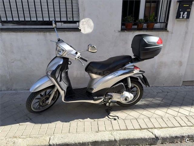 Piaggio Beverly 125 – Vista 4