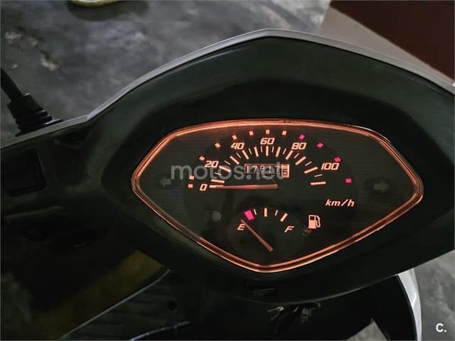 Honda SCV 100 Lead 1100 € 2008 Valencia - 4