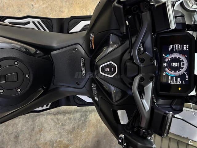 Yamaha TMAX – Vista 3