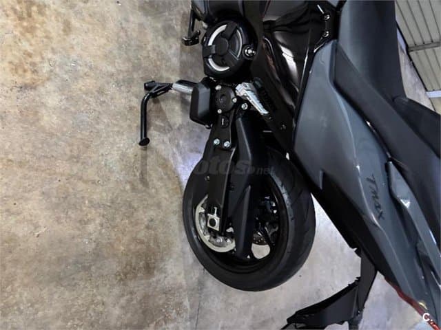 Yamaha TMAX – Vista 7
