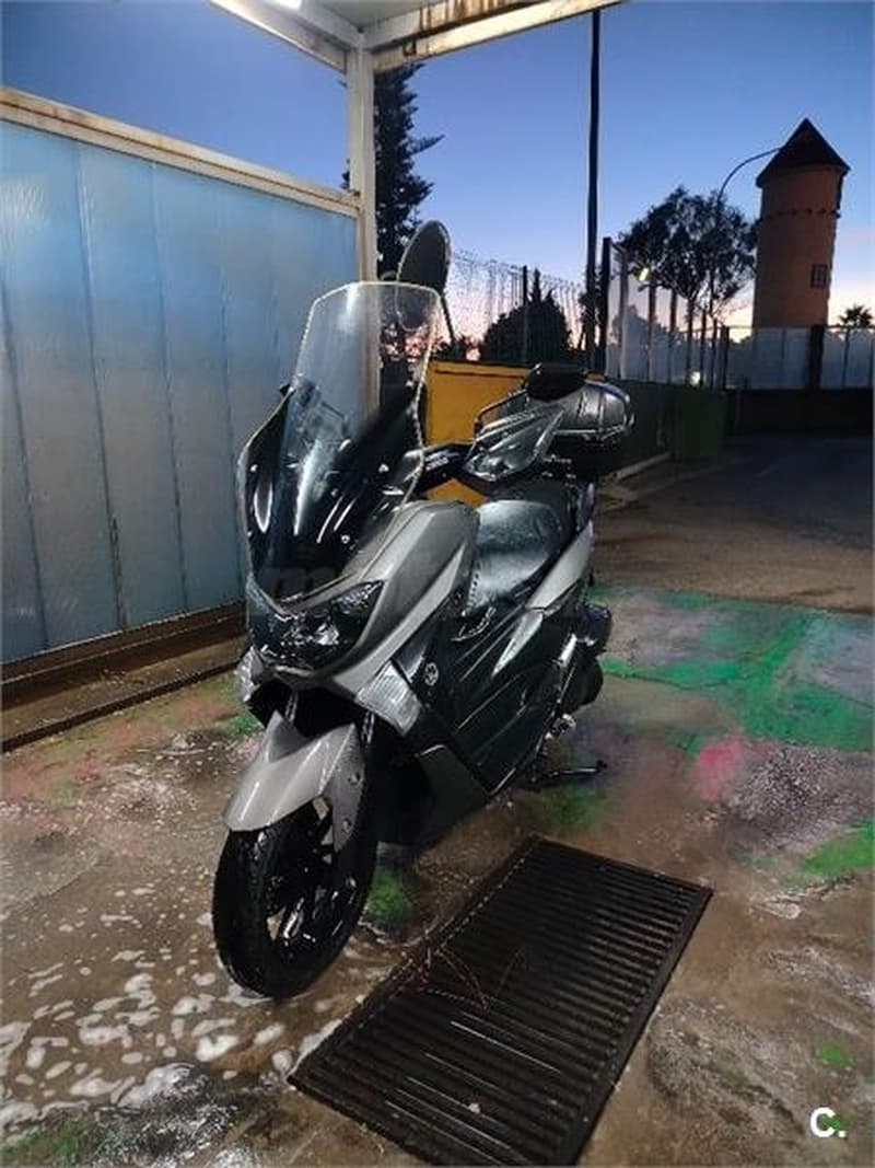 Yamaha NMAX – Vista 7