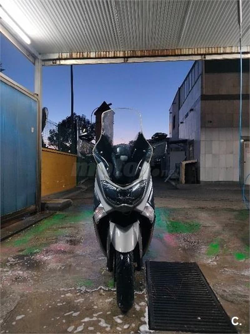 Yamaha NMAX – Vista 8