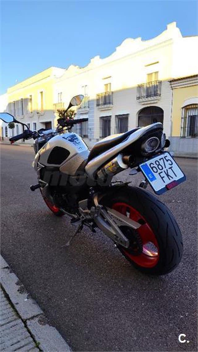 Suzuki GSR 600 – Vista 4