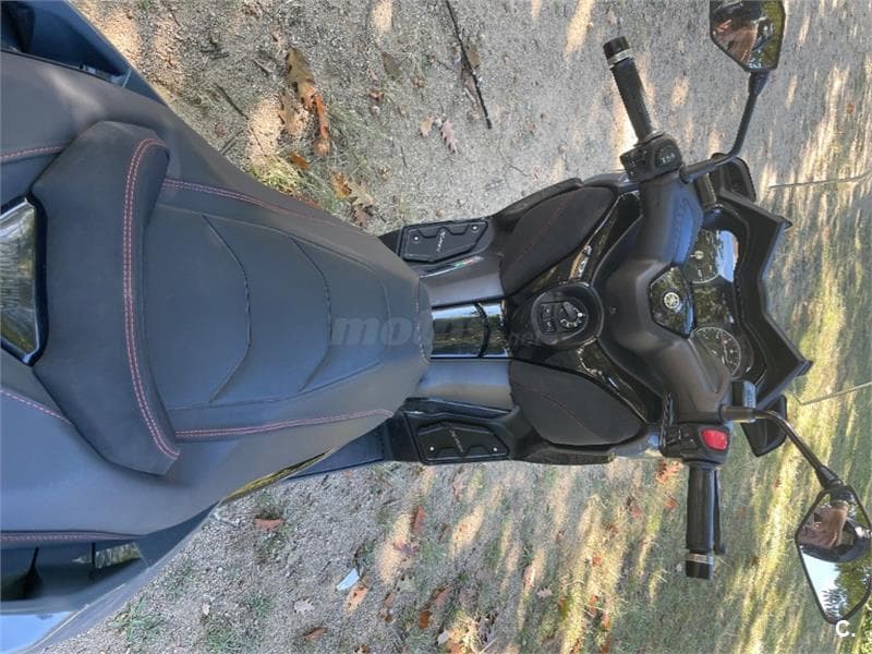 Yamaha XMAX 300 – Vista 7