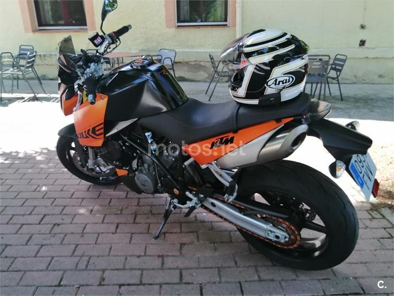 KTM 990 SUPER DUKE – Vista 4