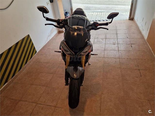 Triumph Speed Triple 10.800 € 2022 Valencia - 13