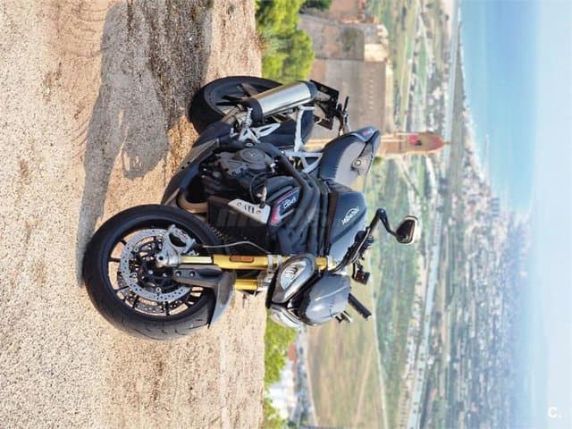 Triumph Speed Triple 10.800 € 2022 Valencia - 3