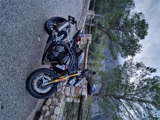 Triumph Speed Triple 10.800 € 2022 Valencia - 5