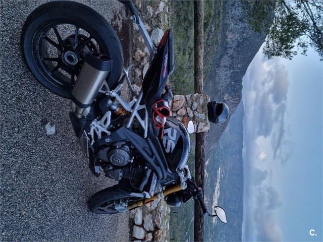 Triumph Speed Triple 10.800 € 2022 Valencia - 6