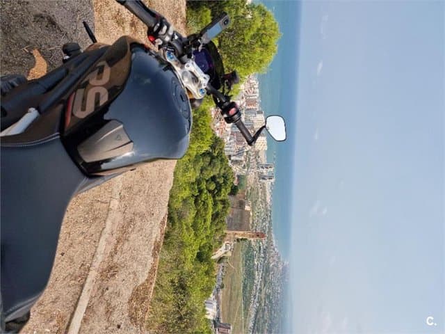 Triumph Speed Triple 10.800 € 2022 Valencia - 7