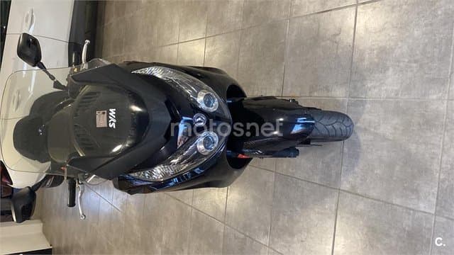 SYM Maxsym 400 – Vista 3