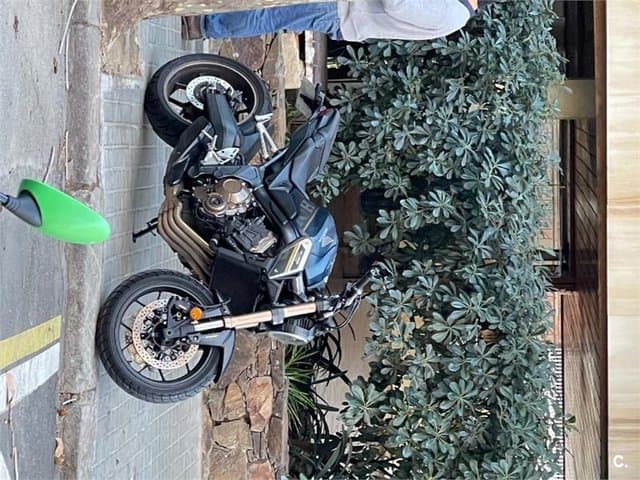 Honda CB 650 R – Vista 3