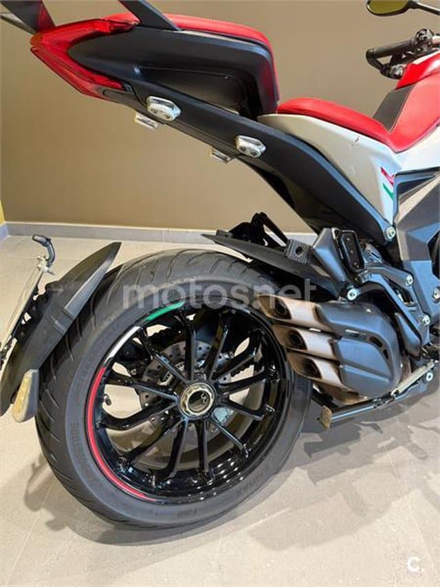 MV Agusta Turismo Veloce 800 – Vista 4
