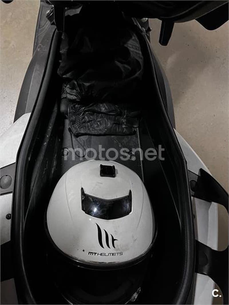 Yamaha XMAX 400 – Vista 6