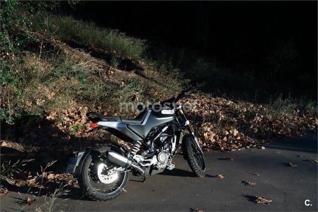 Husqvarna Svartpilen 125 – Vista 1