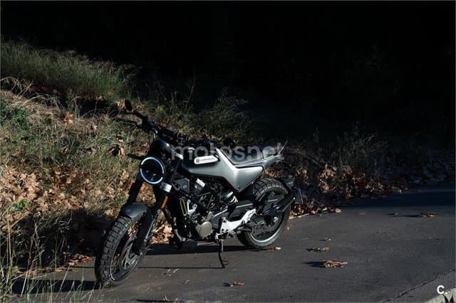 Husqvarna Svartpilen 125 – Vista 3