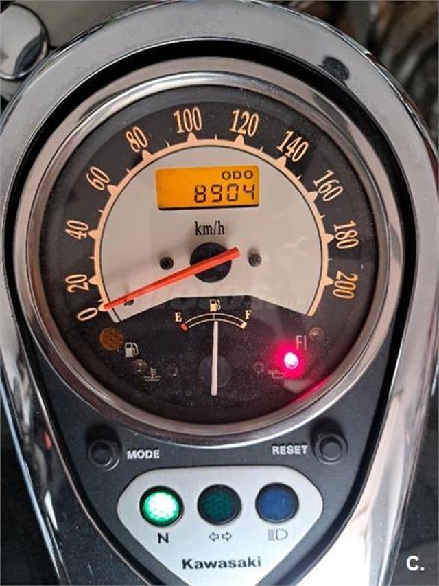 Kawasaki VN 900 CUSTOM – Vista 2