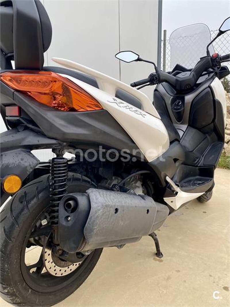 Yamaha XMAX 300 – Vista 12