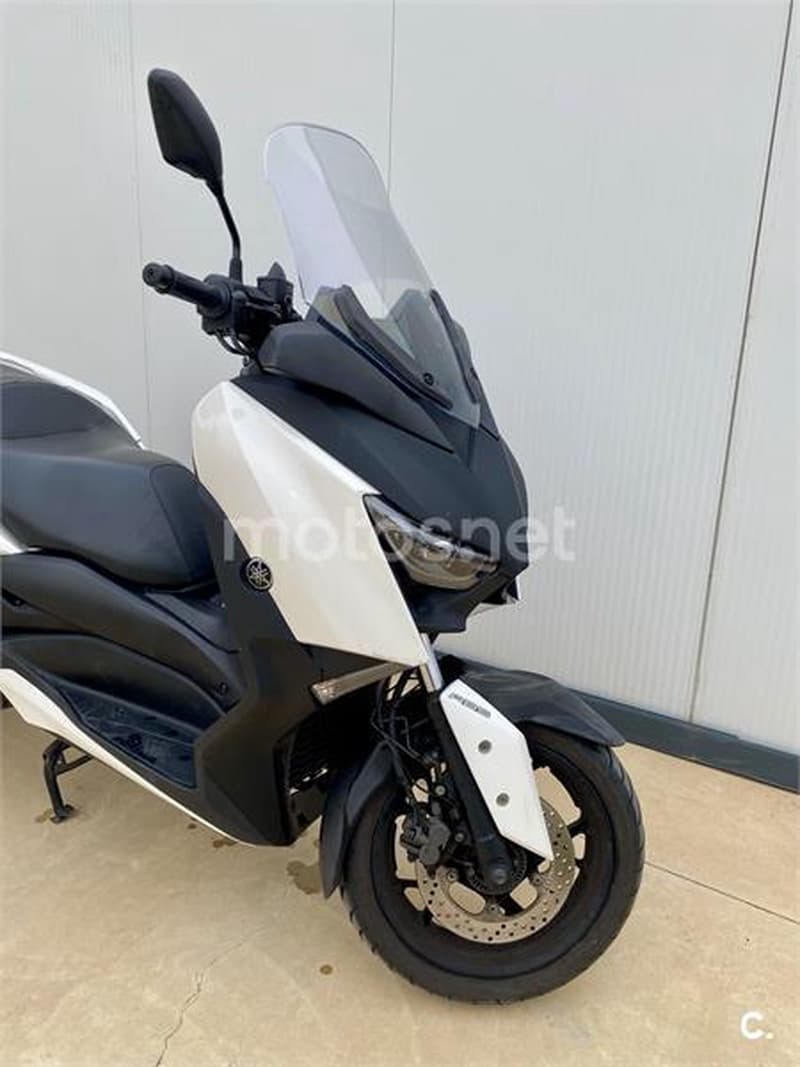 Yamaha XMAX 300 – Vista 10